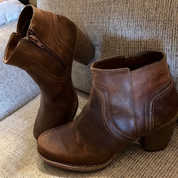 Clarks ankle boots - Picture 2 of 2